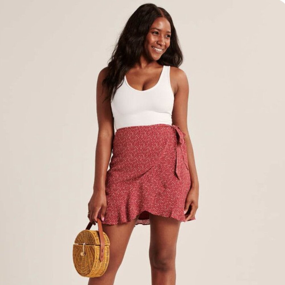 (NEW) Abercrombie & Fitch Red Mini Skirt - Picture 2 of 7